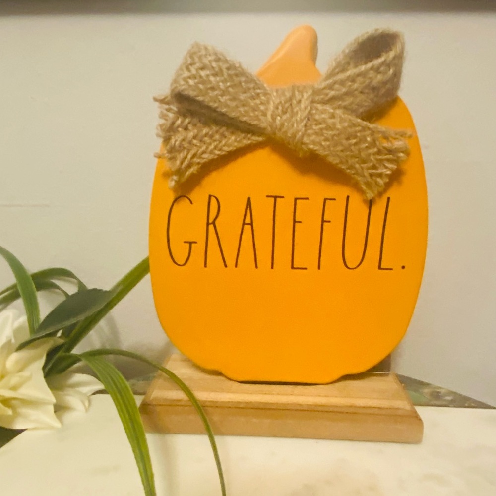 Rae Dunn “GRATEFUL” Metal Fall Pumpkin Plaque
